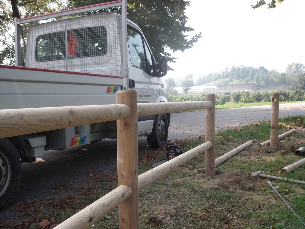 realizzazione staccionata in legno